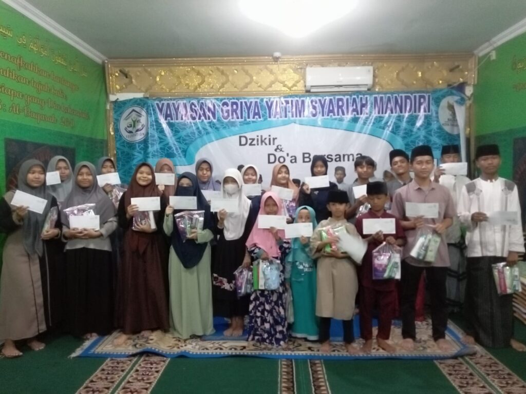Tutup Tahun 2023 dengan Menyantuni Anak Yatim