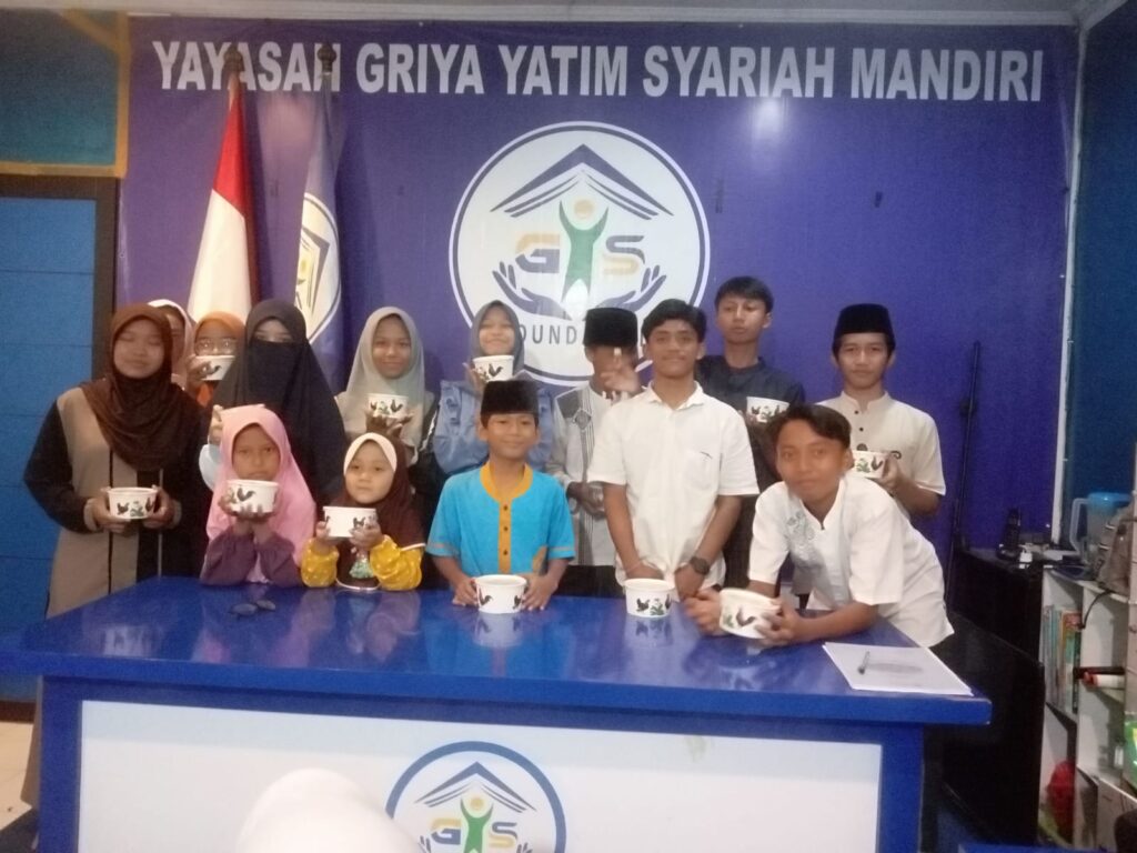 Tutup Tahun 2023 dengan Menyantuni Anak Yatim