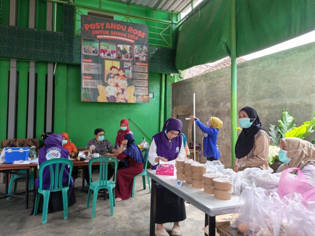 Kegiatan Posbindu lansia bersama GYS dan Posyandu Rose di Parung Serab