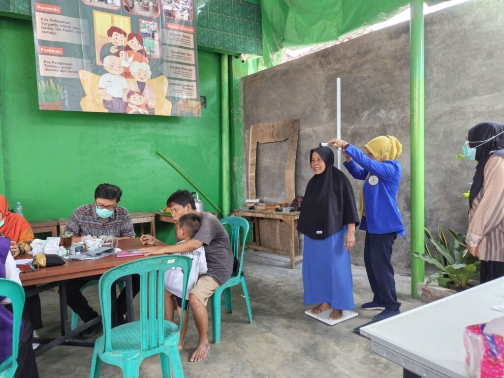 Kegiatan Posbindu lansia bersama GYS dan Posyandu Rose di Parung Serab