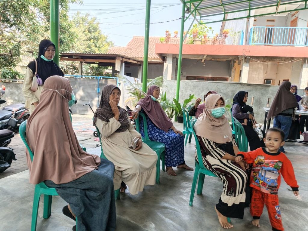 Kegiatan Posbindu lansia bersama GYS dan Posyandu Rose di Parung Serab