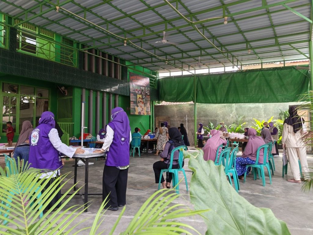 Kegiatan Posbindu lansia bersama GYS dan Posyandu Rose di Parung Serab