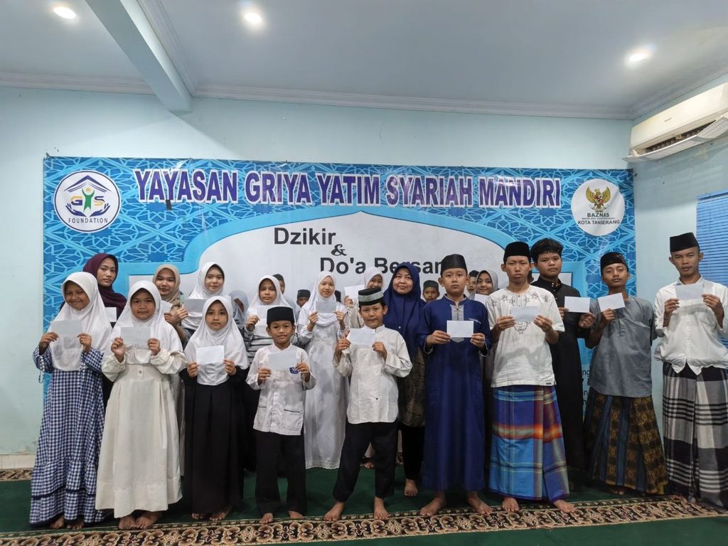 Kegiatan Santunan Jumat Berkah GYS bersama penerima manfaat