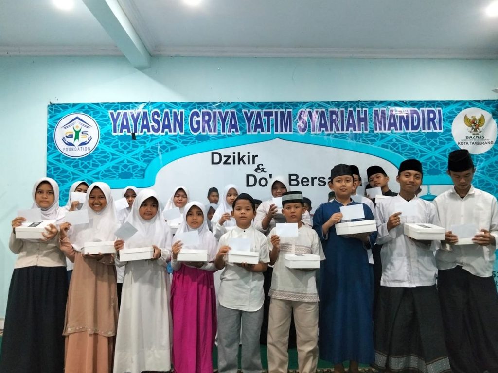 Kegiatan santunan Jumat Berkah pekanan untuk anak binaan GYS