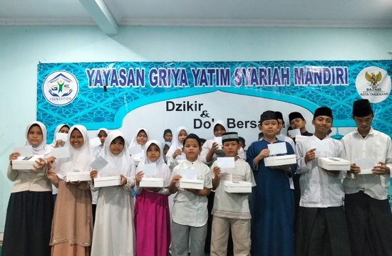 Kegiatan santunan Jumat Berkah pekanan untuk anak binaan GYS