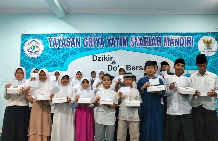 Kegiatan santunan Jumat Berkah pekanan untuk anak binaan GYS